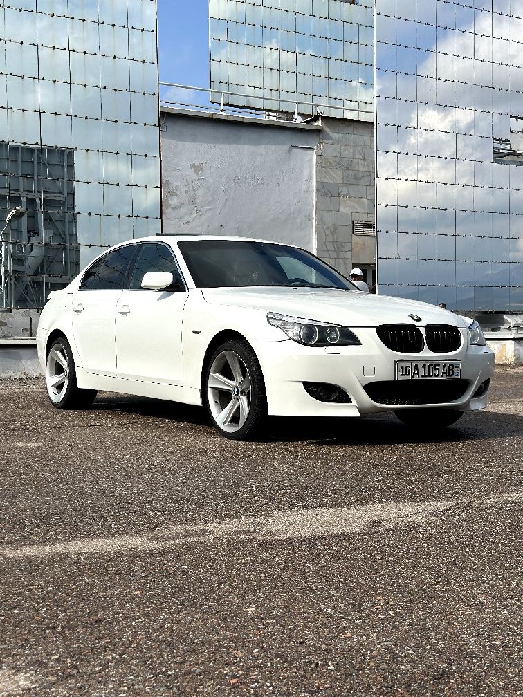 Bmw E60.       .