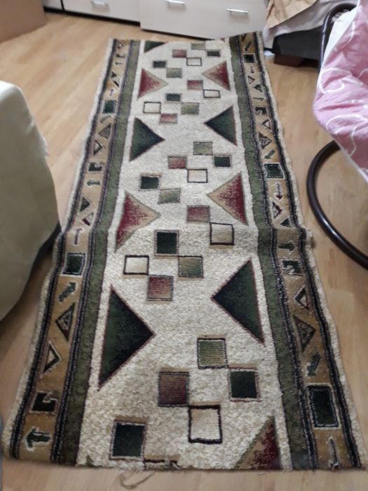 Covor mare și gros și traversa