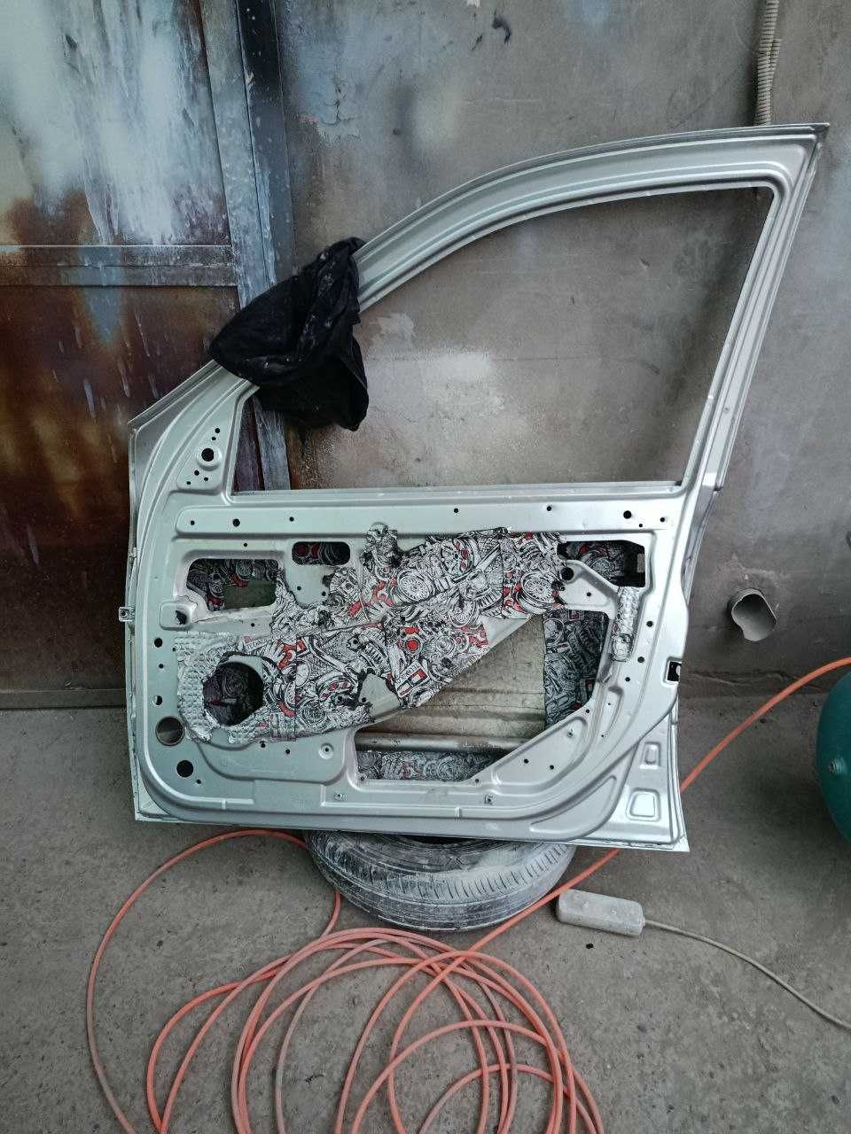 Продаётся дверь на Lada Kalina