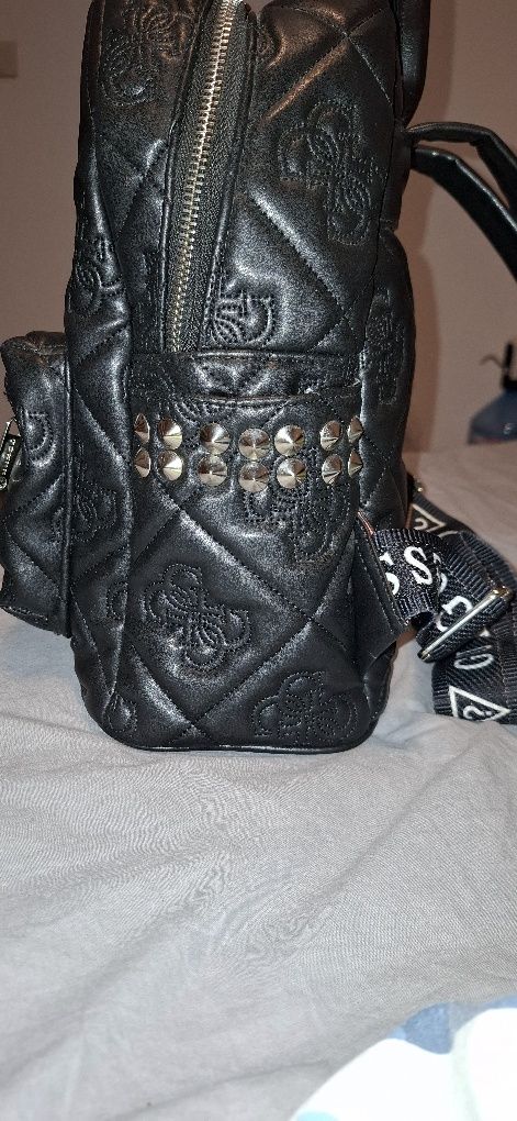 Раница Guess!!!Модел! Намалена !