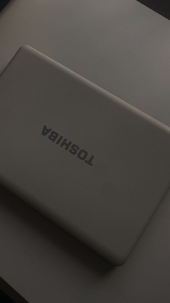 Laptop pentru piese.