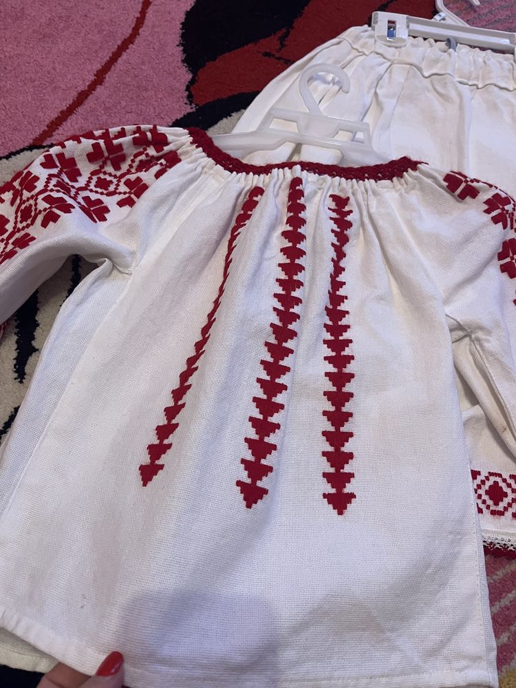 Costum traditional fetita 5-6 ani