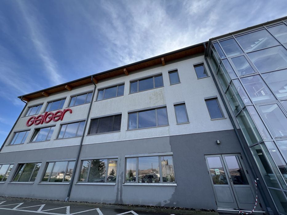 Curatare exterioara cladiri, fatada, pavaj, hale metalice, geamuri etc