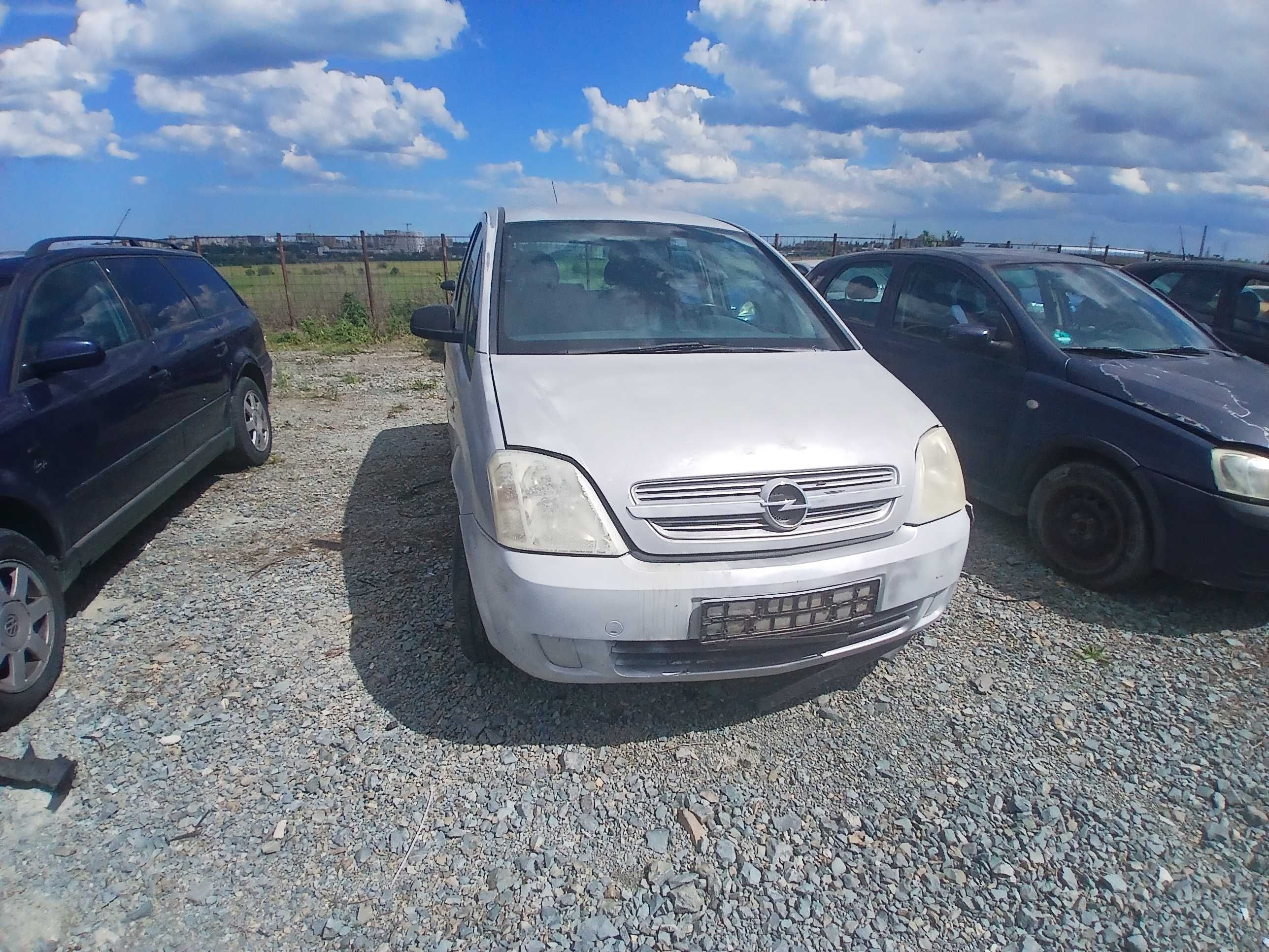 Dezmembrez opel meriva