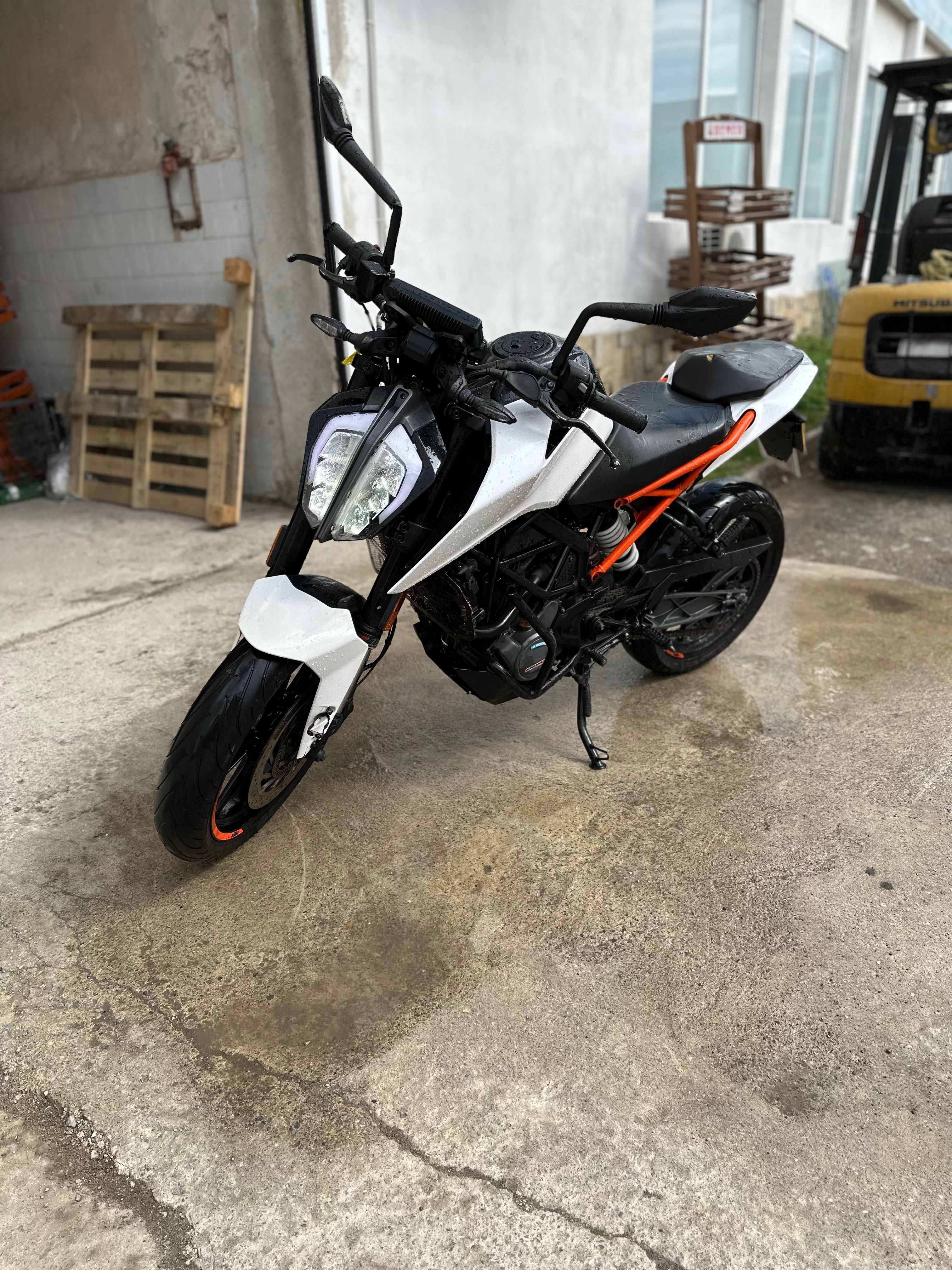 KTM DUKE 125/390 на части