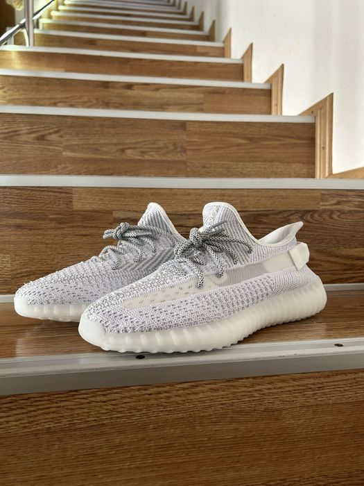 Vand Yeezy 350.