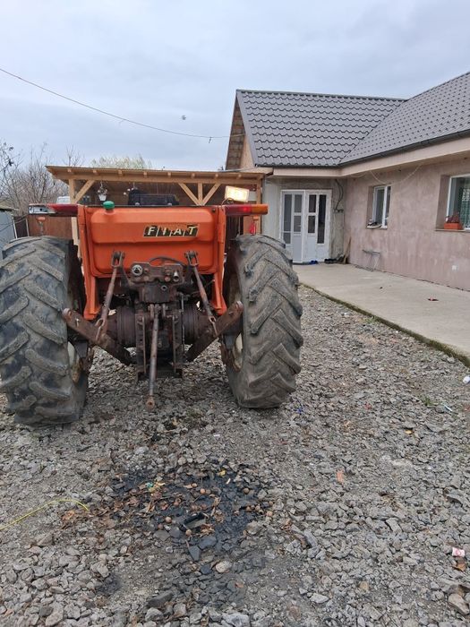 Vând tractor fiat 680