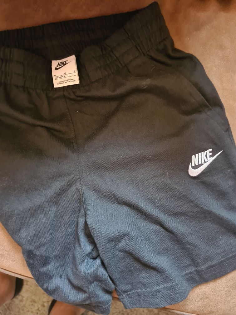Къси панталони NIKE