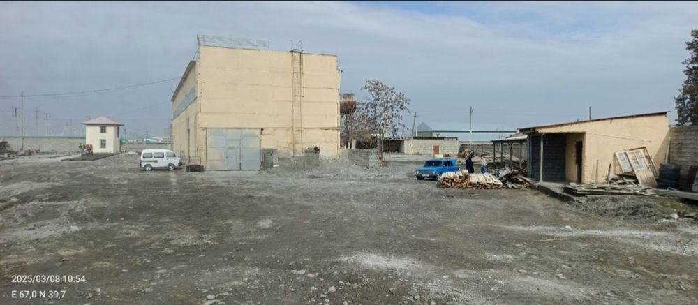 SROCHNA Sex sotiladi, sex tayyor ichida 5 tonn kranlar ishlab turibdi.