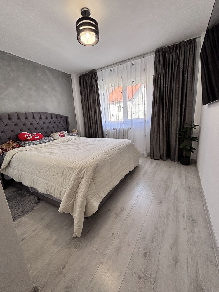 Apartament 3 camere dec, 2 bai, mobilat complet, zona Lic. Sportiv