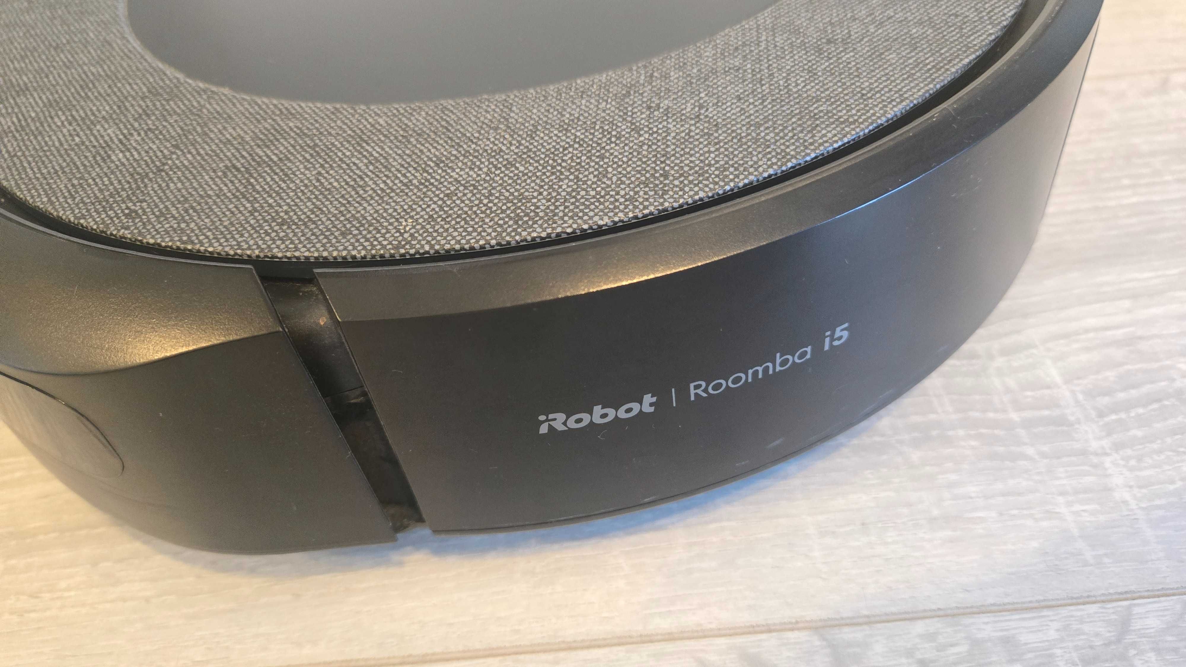 Робот прахосмукачка iRobot Roomba i5