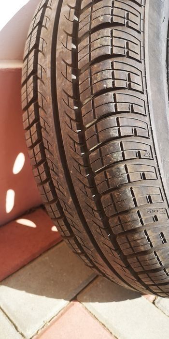 Vand Janta R14 4x100 Dacia Opel Renault Iphone Samsung Fara Cauciuc
