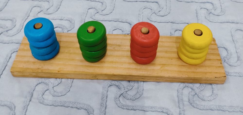 Продаются разные развивающие игрушки. состояние идеальное.По 25.000.