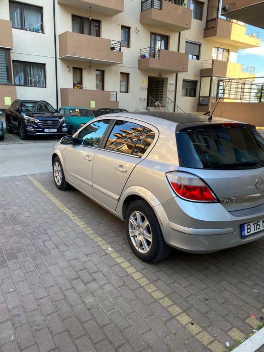 opel astra h 1.6 beznina an 2005 merge si arata foarte bine