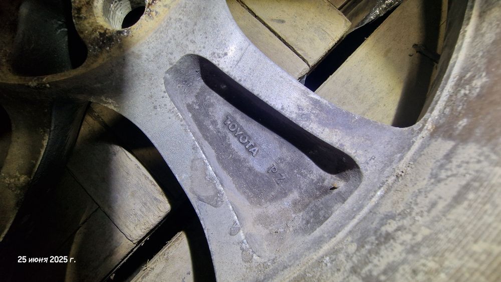Продам диски тойота ,стояли на камри 30