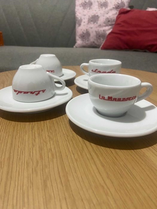 ОРИГИНАЛНИ! La Marzocco порцеланови чаши за еспресо – 4 броя с чинийки