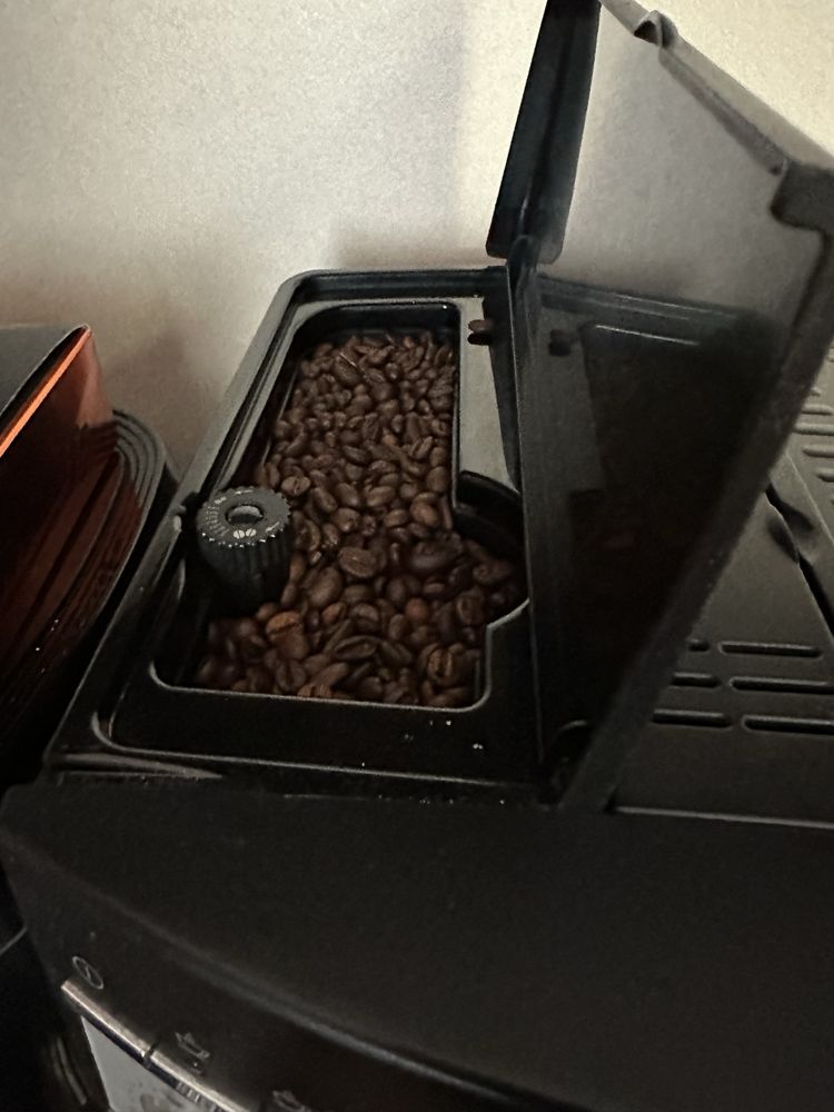 Кафеавтомат Delonghi Magnifica ESAM3000B
