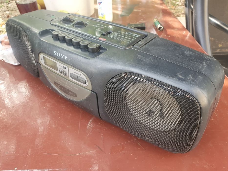 Sony radio casetofon stereo in stare de functionare.