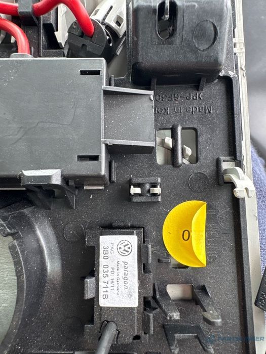 Microfon (bluetooth/telefon) SKODA RAPID II NH3 2012 - >, VOLKSWAGEN GOLF VI 5K1_ 2008 - 2012 TDi BlueMotion CAYC 3B0035711B