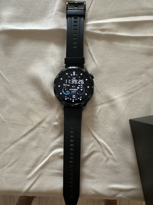 Продавам часовник Huawei Watch GT4 в отлично състояние
