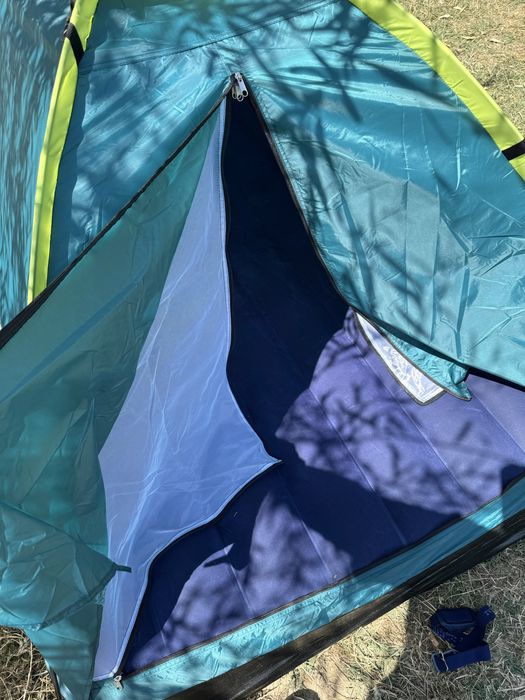 Vand cort cu saltea si perna pentru doua persoane!