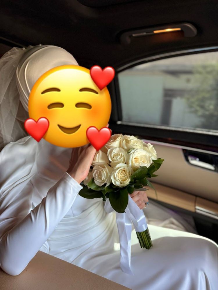 Kelin koylak individual zakaz asosida tikilgan