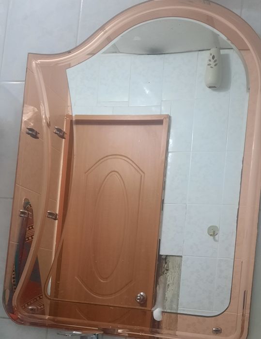 Продам зеркало в хорошем состояние