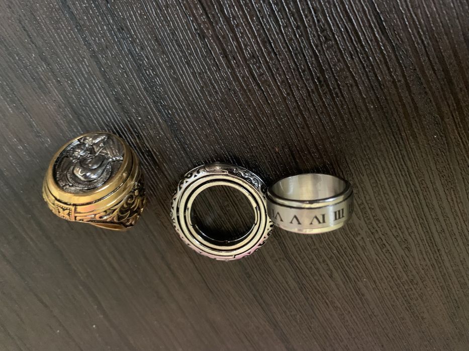 Кольца, бижутерия.