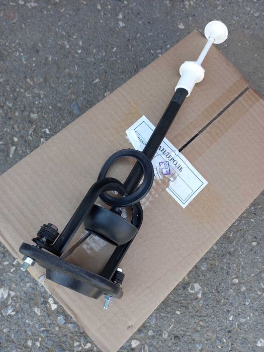 стойка   смывного бачка  новая