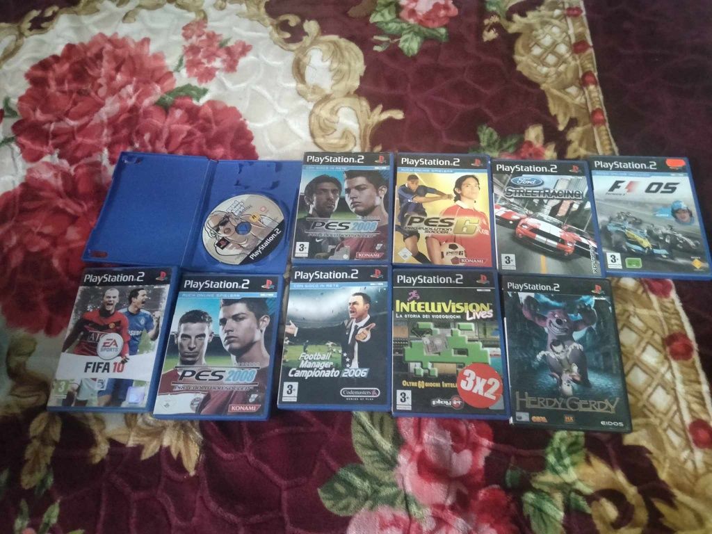 Se vinde jocuri pentru PS 2