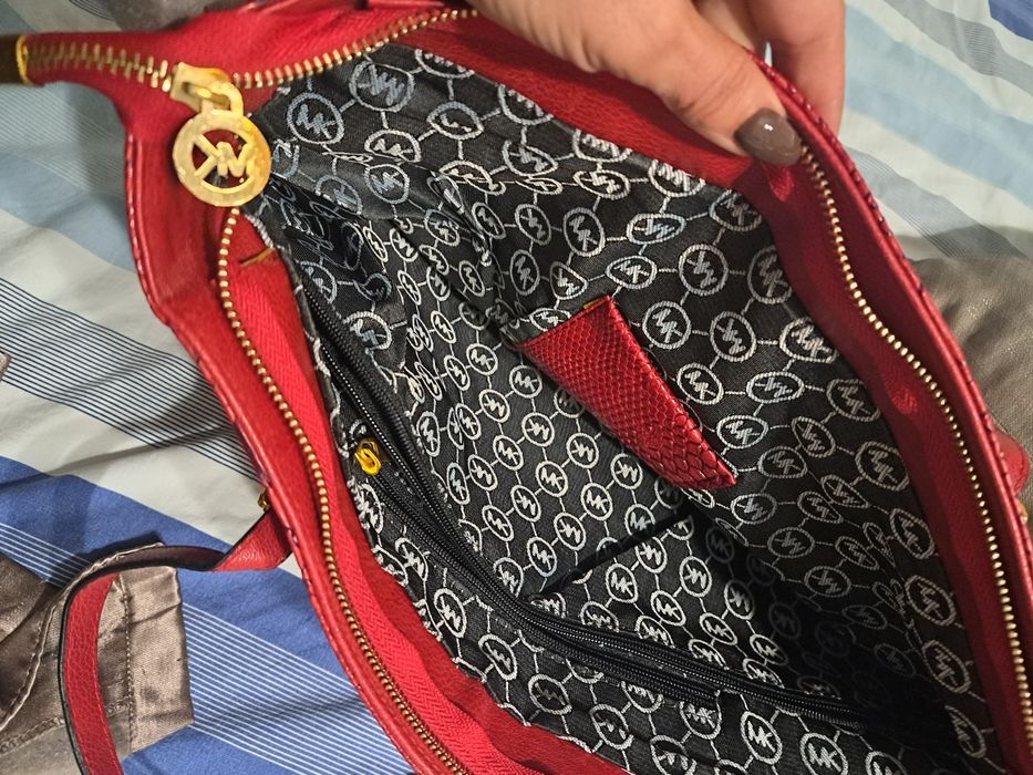 Червена дамска чанта Michael Kors