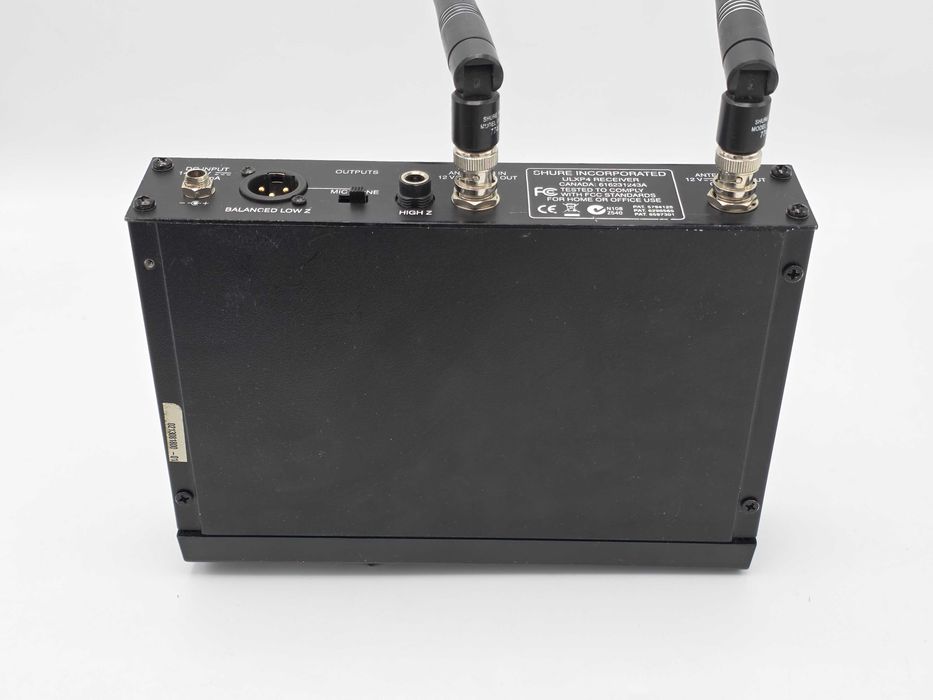 Shure ULXP4 Receiver + Body Pack Sure ULX1-R4 + 2 Shure WL 185 Mic