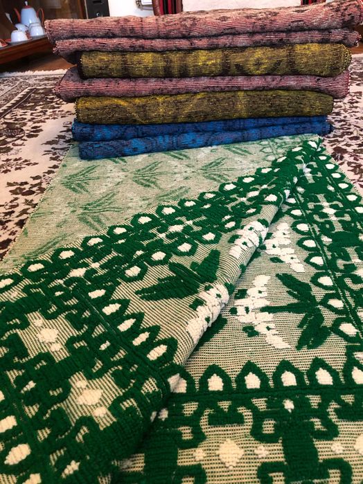 Vand cuverturi din lana, tesute manual