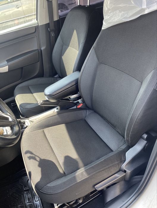 Ofer servici auto detailing auto !