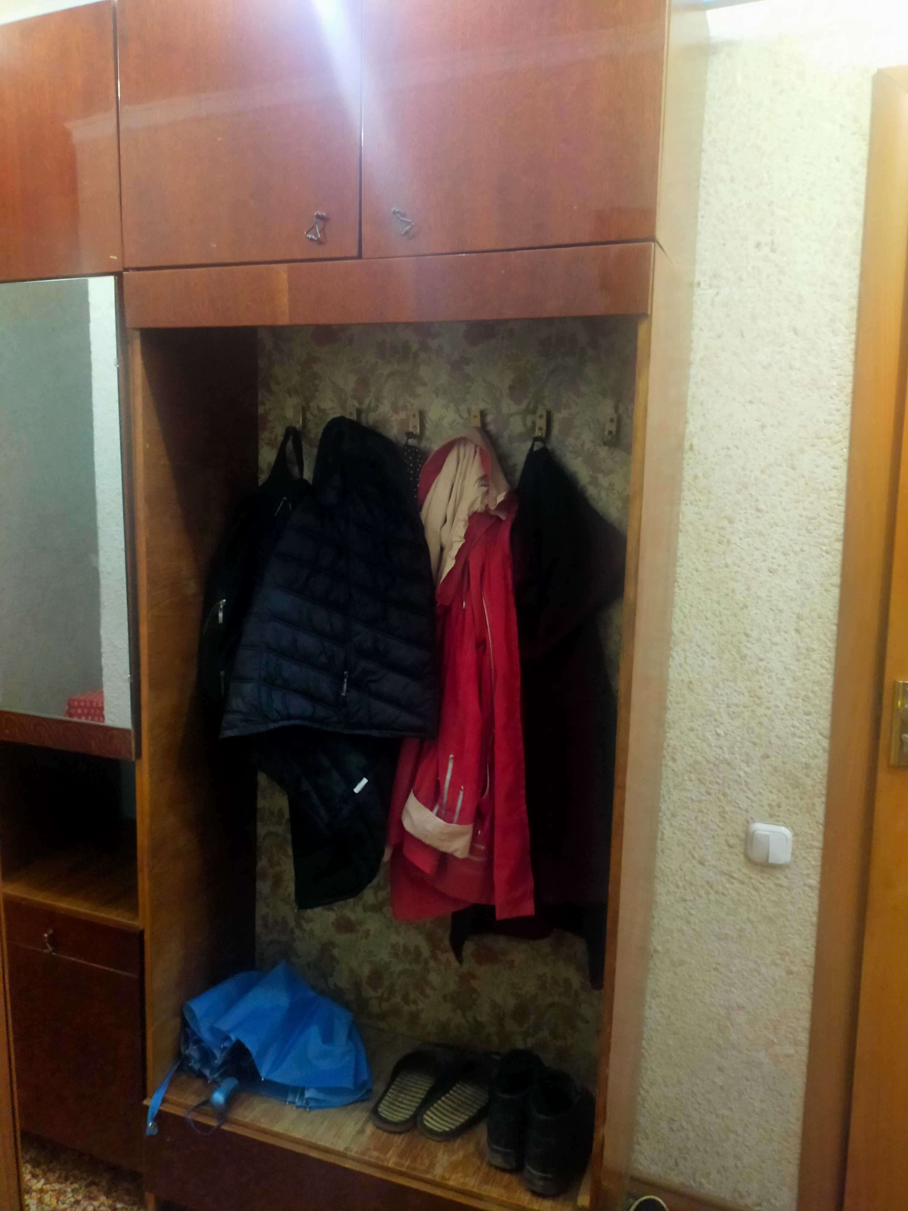 Продам  прихожую