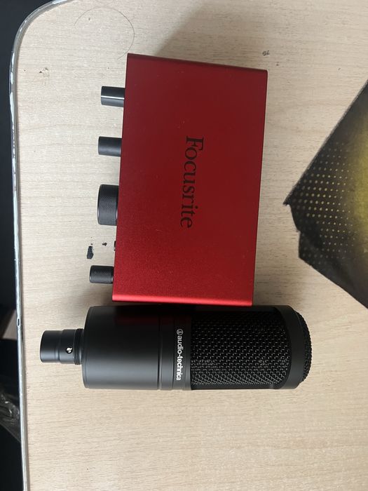 Звуковая карта Focusrite Scarlett Solo 4th Gen + Микрофон AT2020