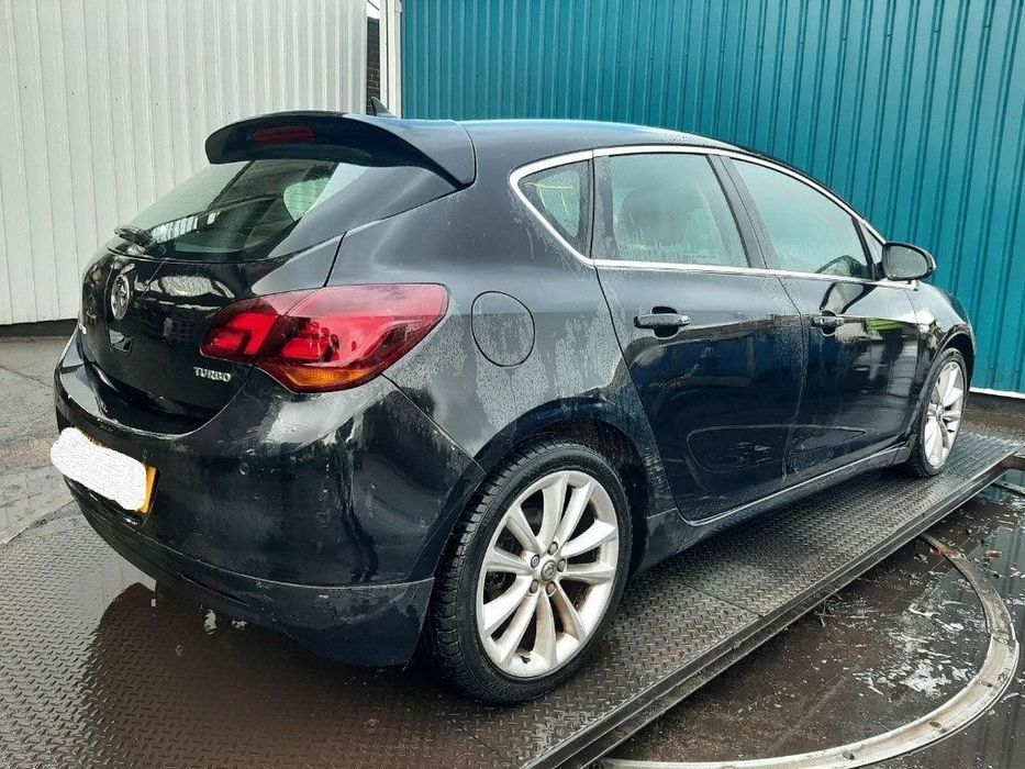 Centuri siguranta spate Opel Astra J 2011 Hatchback 1.4 TI