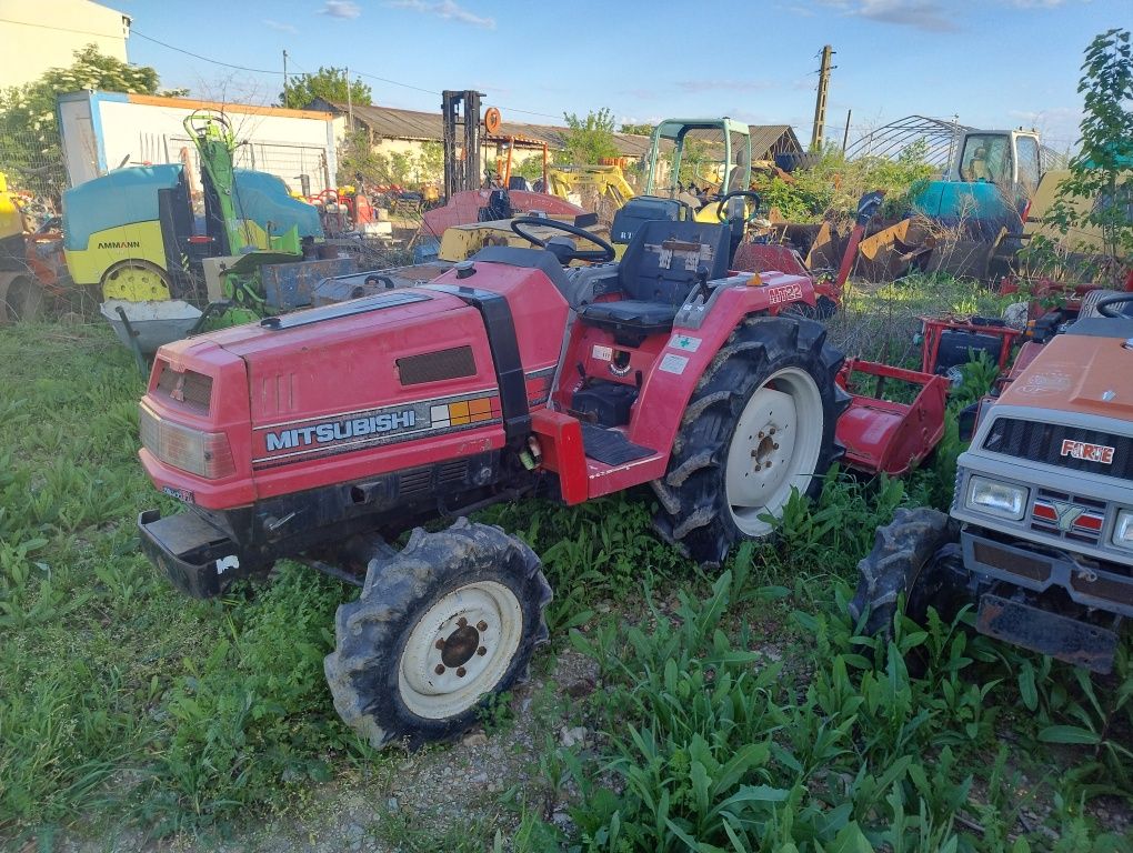 Vand/Inchiriez Tractoras japonez Mitsubishi MT22 1459ore freza origina