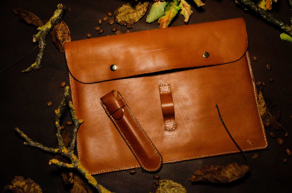 Set business din piele naturala - husa laptop, portcard, husa stilou