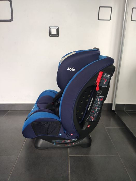 Scaun auto Joie Stages pentru copii intre 0 și 25 kg