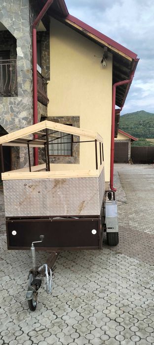 Remorcă 1300kg cu sistem de frânare