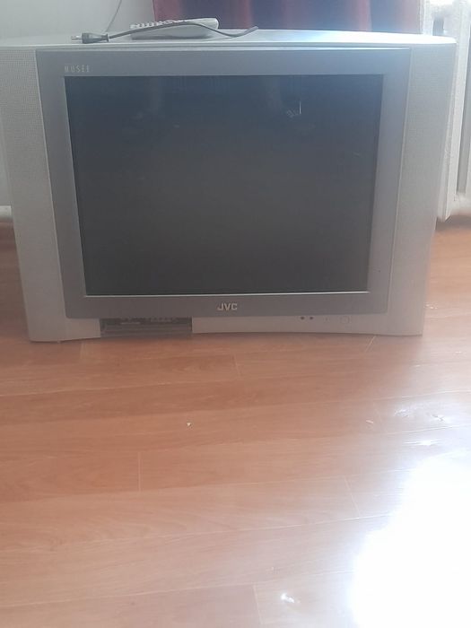 Продам телевизор   JVS