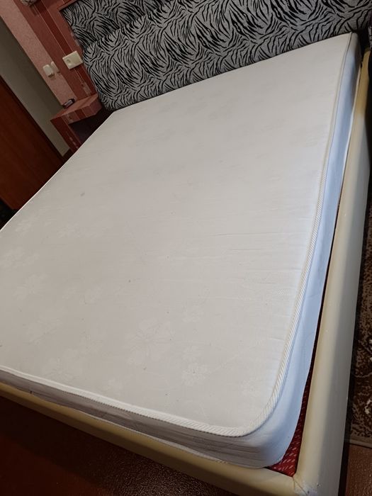 Продам Матрас 1600х2000х160