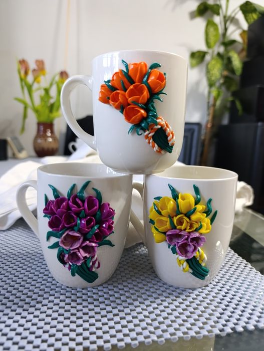 Чашки с декорация от полимерна глина