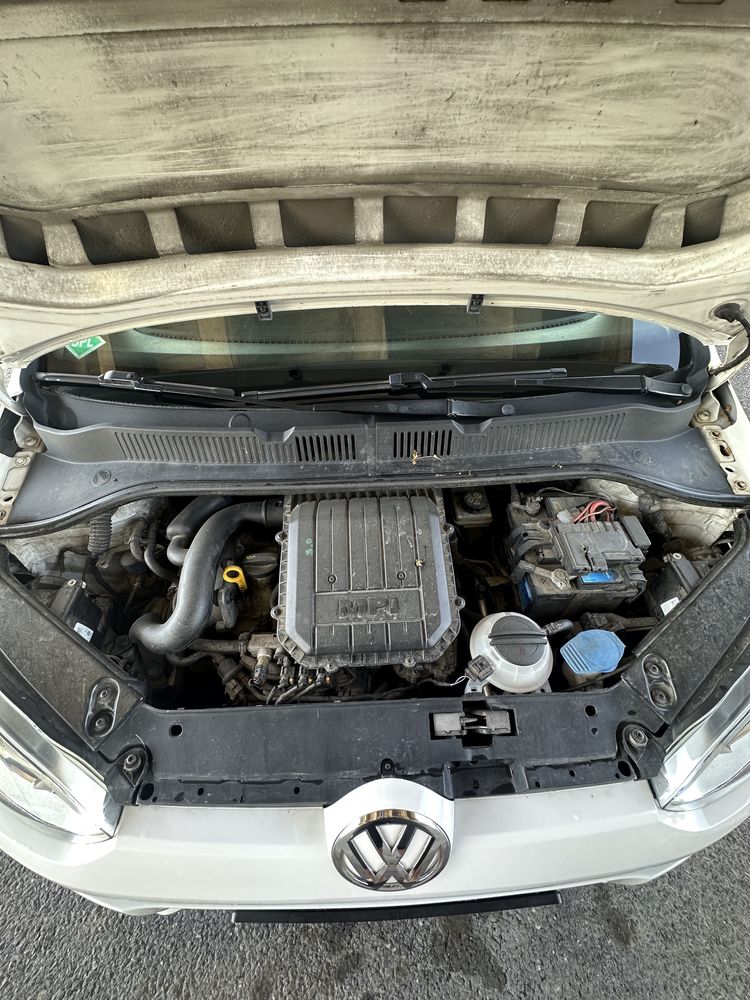 Volkwagen UP 1l +Gaz . Masina perfecta de oras