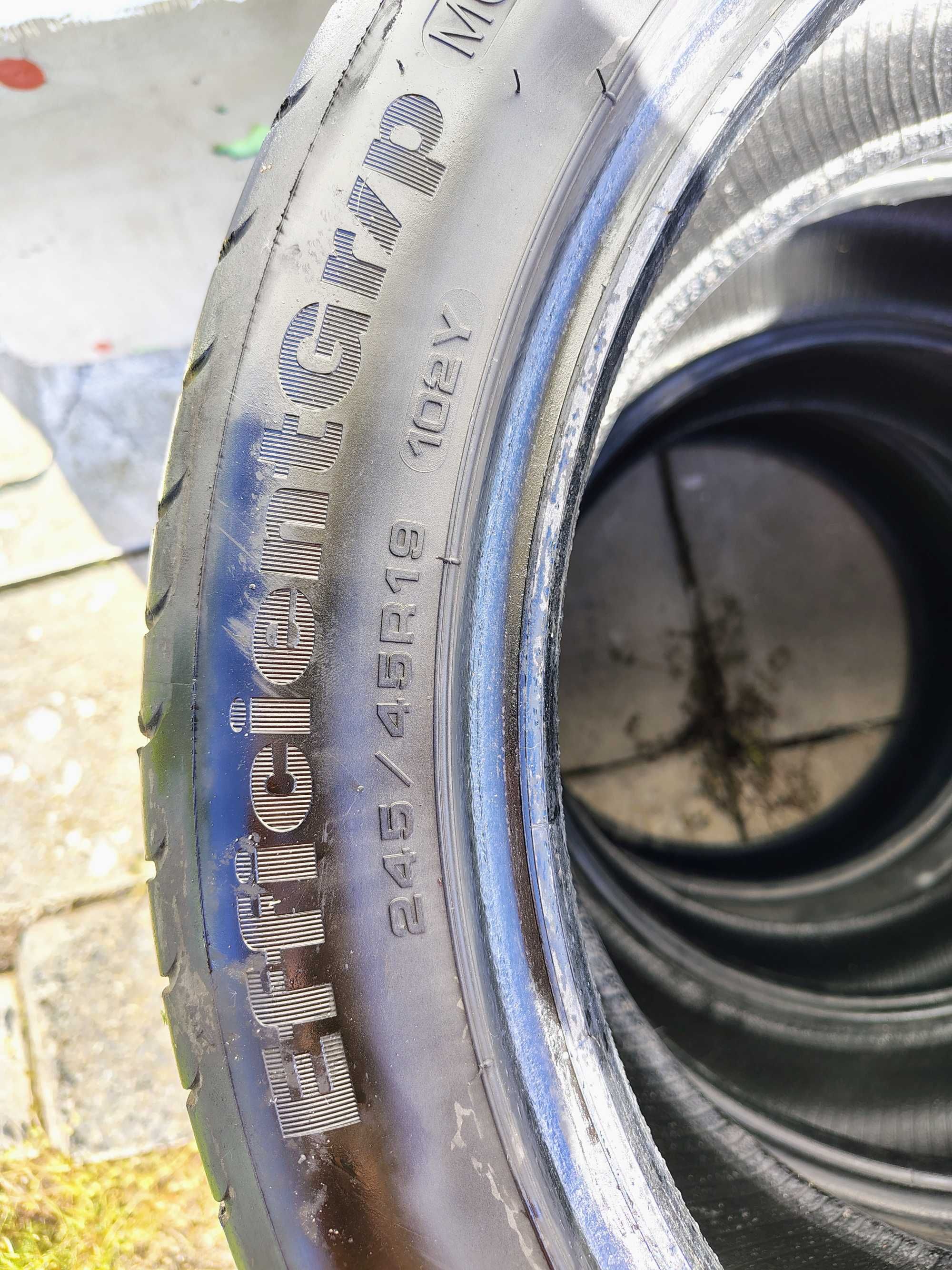 Гуми 245/45/19 Goodyear