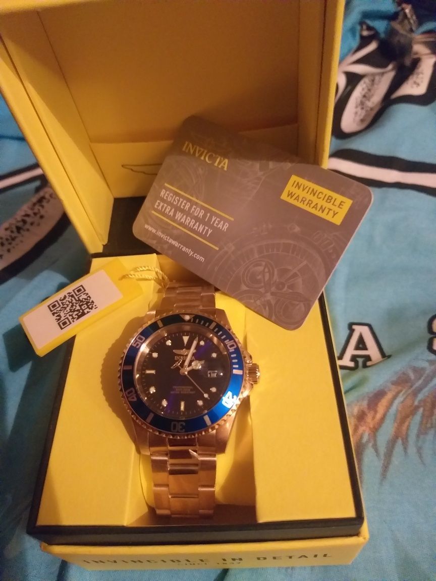 Invicta pro diver gold