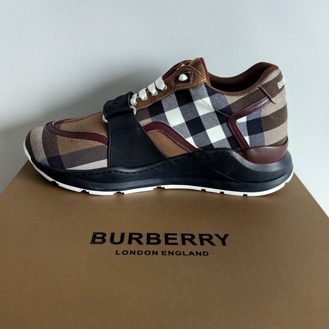 Маратонки Burberry кецове обувки 44
