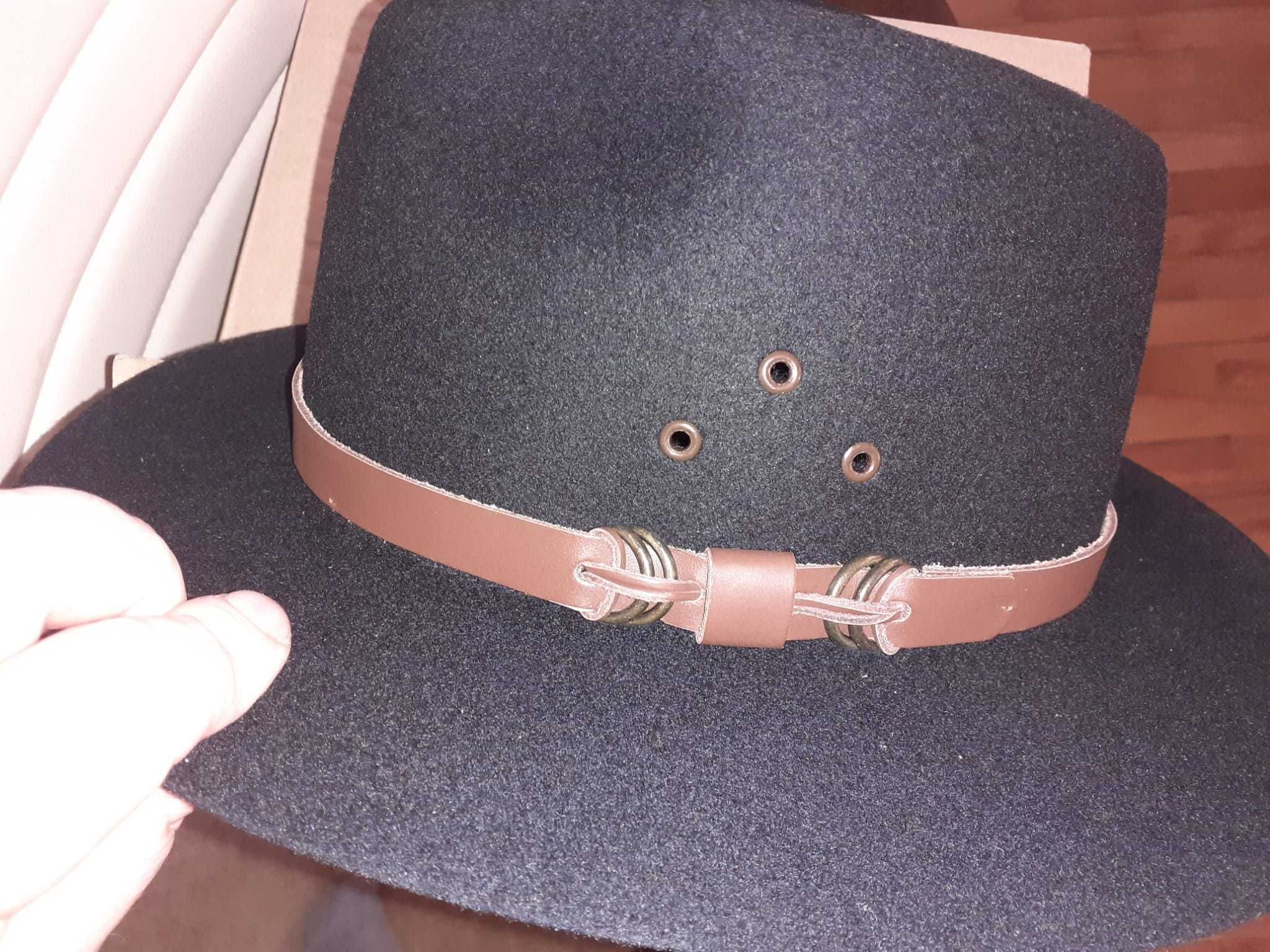 palarie neagra fedora