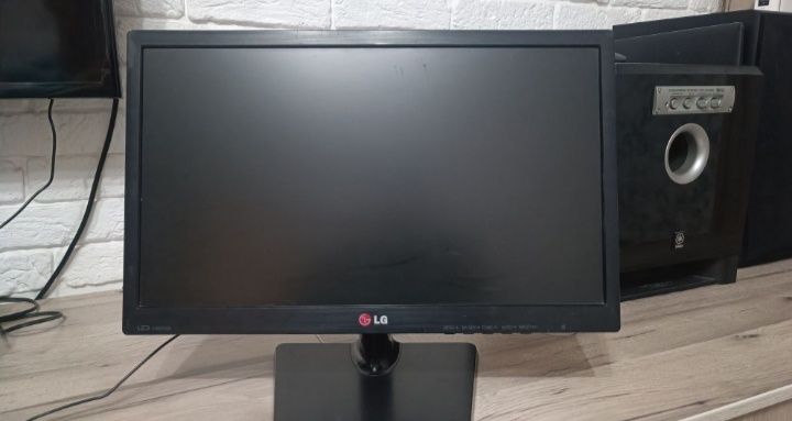 Монитор LG 20 в хорошем состоянии 60гц